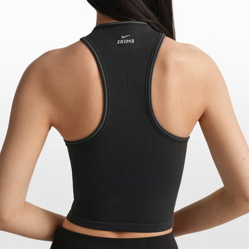 Skims x Nike Ribbed Seamless Racer‎ Front Tank - Picture 2 of 8